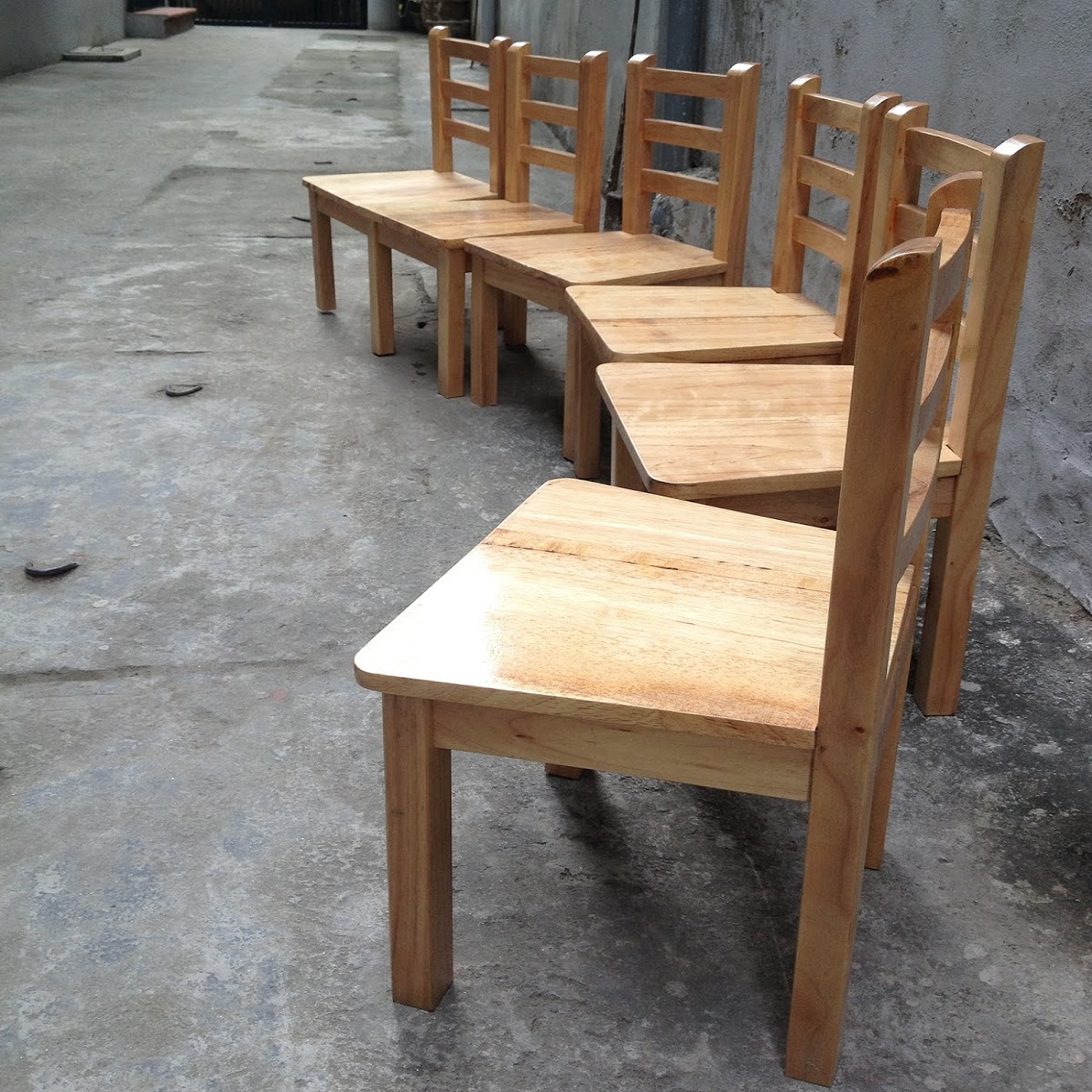 Ghế gỗ mầm  non mẫu mới